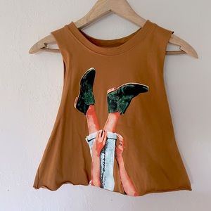 Cropped graphic tank top